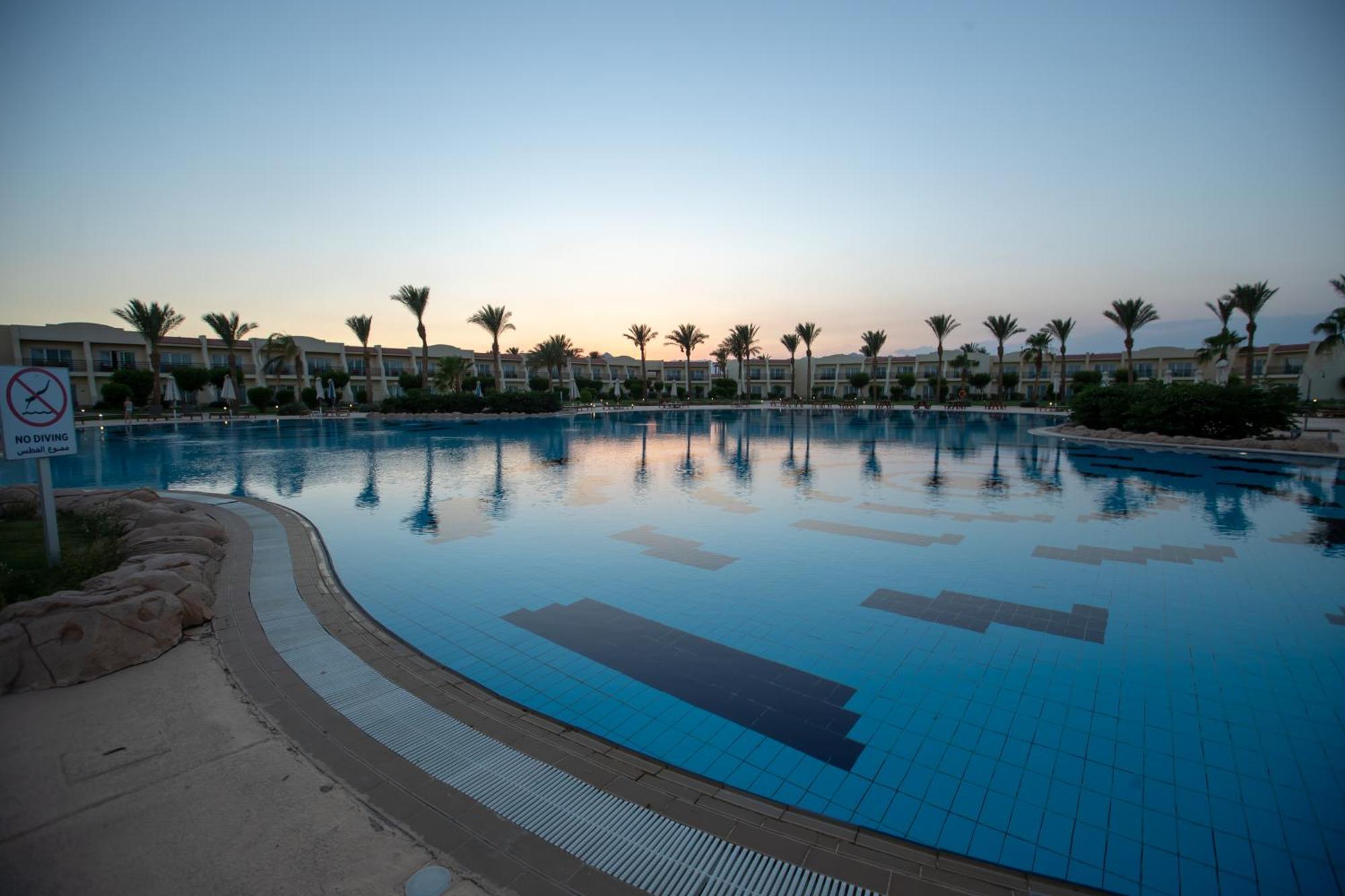 Doubletree By Hilton Sharks Bay Resort Sharm el Sheikh Esterno foto